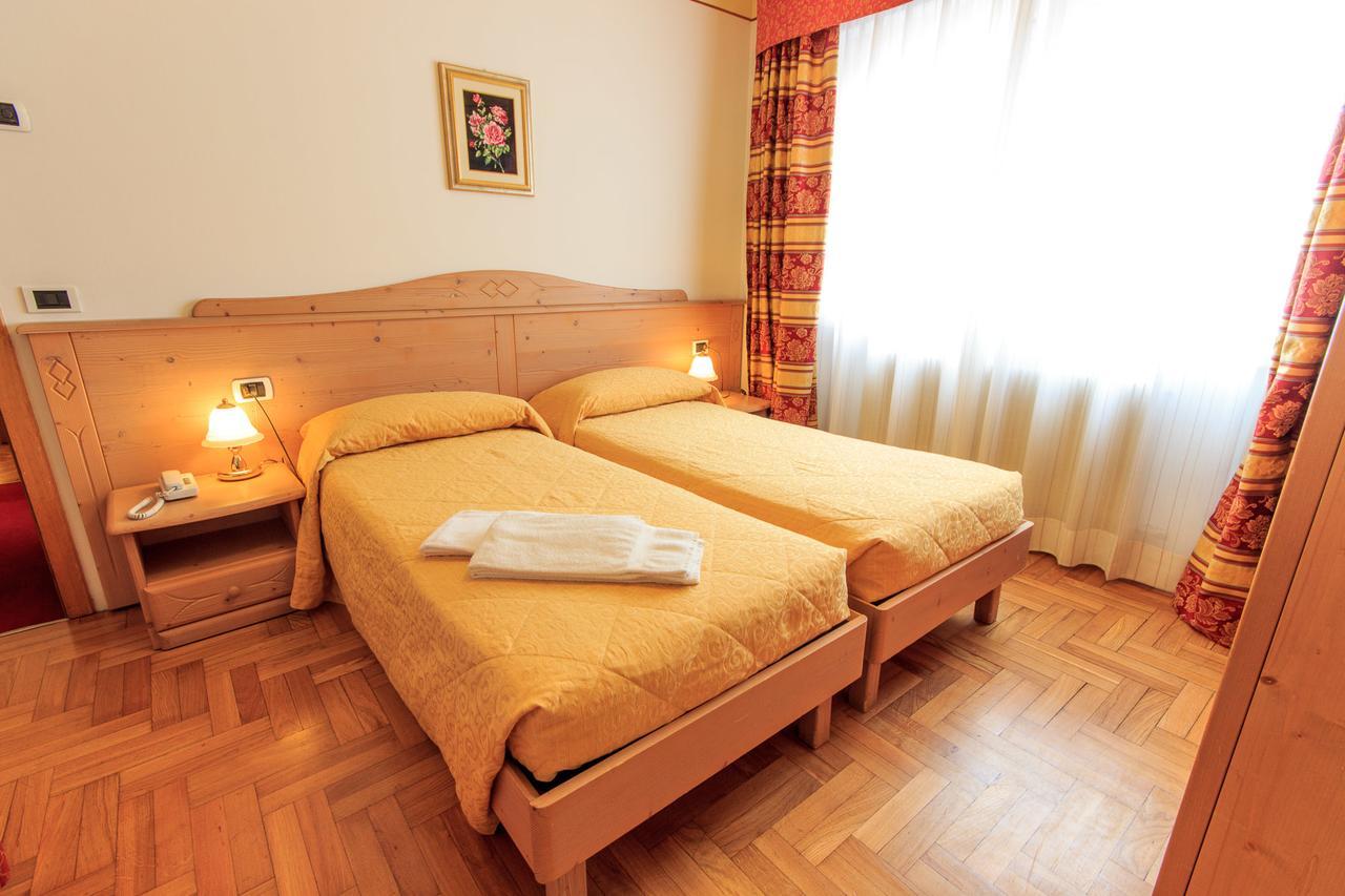 Hotel Majorka Андало Экстерьер фото